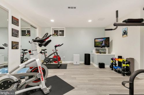 322 Northwest Dr, Silver Spring MD 20901-1431 exterior