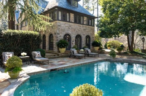 3015 Andrews Dr, Atlanta GA  30305-2001 exterior