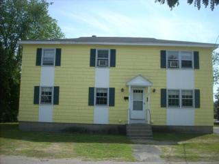 15 Russell St, Nashua, NH 03060-4101