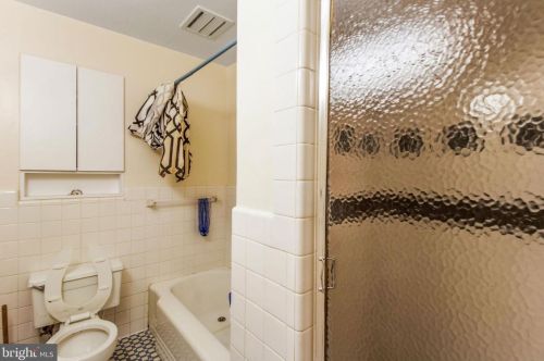 12606 Meadowood Dr, Silver Spring MD 20904-2928 exterior