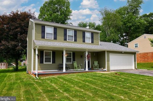 450 Ashford Dr, Lancaster, PA 17601-3536