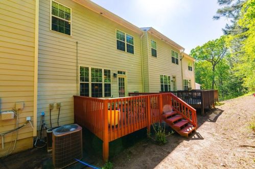 3844 Thayer Trce, Duluth GA  30096-8023 exterior
