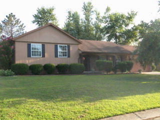 1704 Cambridge Ln, Pittsburg, KS 66762-3502