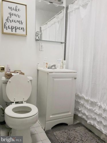 8128 Ditman St, Philadelphia PA 19136-2813 exterior