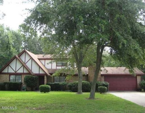 1404 Oldfield Dr, Gautier, MS 39553-7549