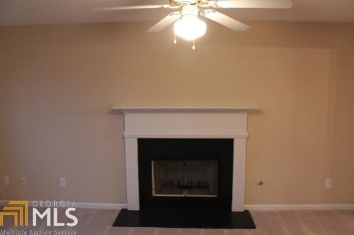 2741 Runway Lake Ln, Lithonia, GA 30039-5409