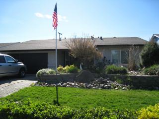 1138 7th St, Ripon, CA 95366-2569