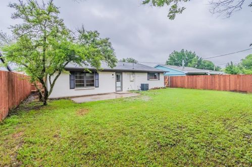 3604 Arnold Dr, Fort Worth TX  76140-2702 exterior