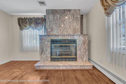 4 Judith Ct, Tinton Falls NJ  07712-4136 exterior