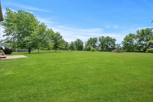 909 Vintage Way, Spring Grove IL  60081-8257 exterior