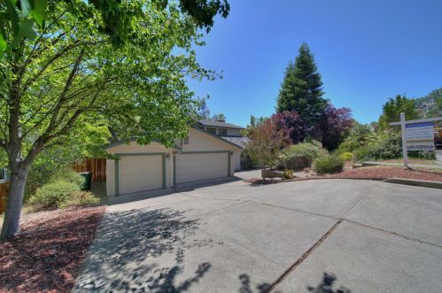 835 Mount Ranier Way, Folsom, CA 95762-4450