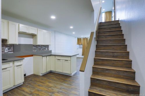 46-260 Kahuhipa St, Kaneohe, HI