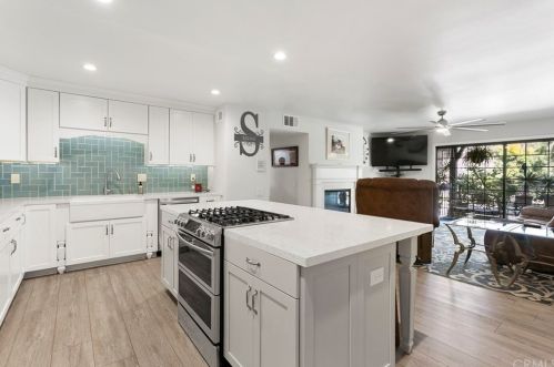 3611 Bear St, Santa Ana, CA 92704-8248