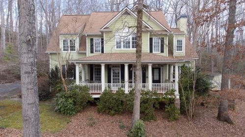 200 Mountain Top Lodge Rd, Dahlonega, GA 30533-7417