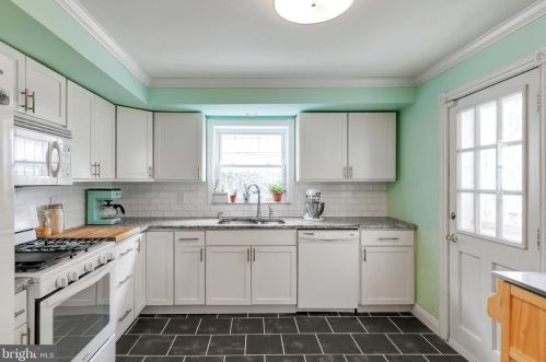 1318 Jackson St, Philadelphia PA  19148-2931 exterior