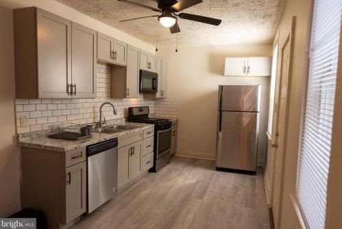 329 Beaver St, Lancaster PA  17603-5337 exterior