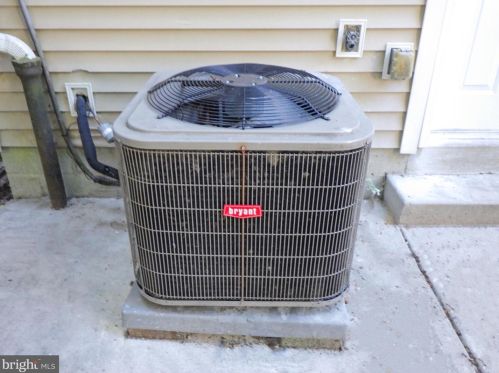 725 44 St, Philadelphia PA 19104-2910 exterior