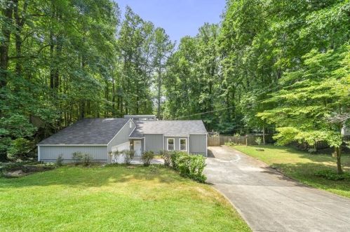 3053 Oak Dr, Marietta, GA 30066-4110