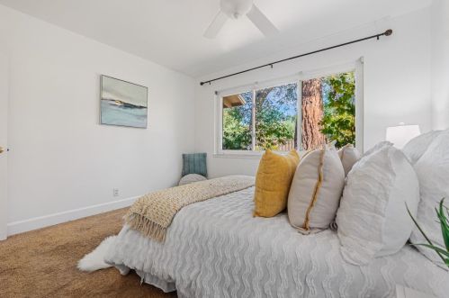 672 San Antonio Rd, Los Altos CA 94022-1245 exterior