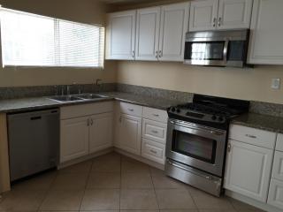 6210 Orange St, Los Angeles CA  90048-4815 exterior