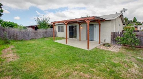 4621 Calle Del Palo, Oceanside CA  92057-5217 exterior