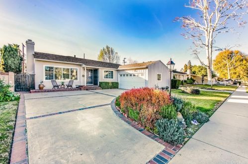 7039 Lasaine Ave, Van Nuys, CA 91406-3545