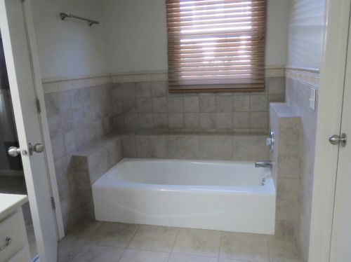 208 Julie Ln, Pingree Grove IL  60140-8393 exterior
