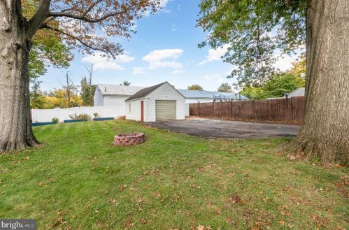 29 I St, Carlisle PA  17013-1420 exterior