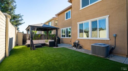 5283 Gramercy Cir, Fairfield CA  94533-6680 exterior
