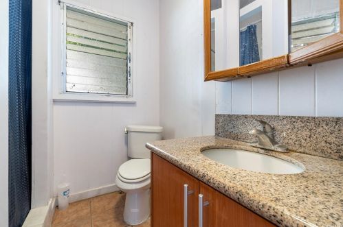 729 Ekela Ave, Honolulu HI 96816-1191 exterior