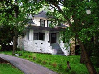 353 Whitney Ave, Joliet, IL 60435-7015