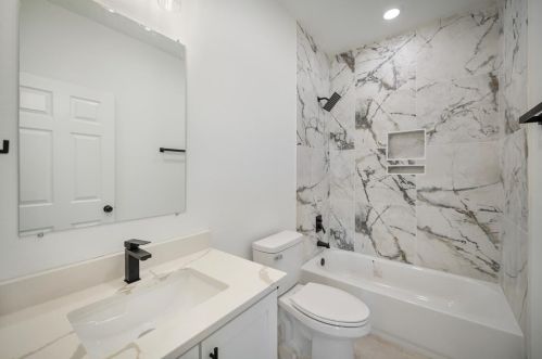 620 Longhorn Trl, Angleton TX 77515-9623 exterior