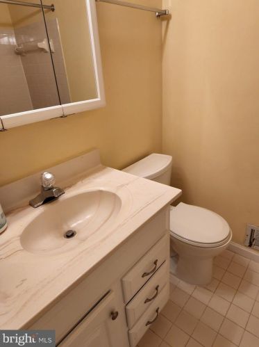 116 Kinsman View Cir, Silver Spring MD 20901-1661 exterior