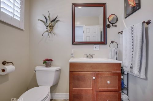 305 Kenmore St, Anaheim CA  92804-2114 exterior