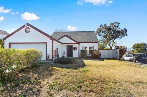 1025 Torrey Pine Dr, Colton, CA 92324-4555