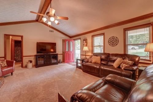1622 Spaniel Ct, Conyers, GA 30094-4071