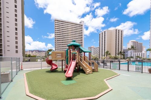 201 Ohua Ave, Honolulu HI  96815-3653 exterior