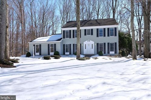 6 Theresa Dr, Trenton, NJ 08648-2038
