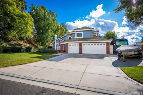 1174 Westbrook Dr, Riverside, CA 92506-5407
