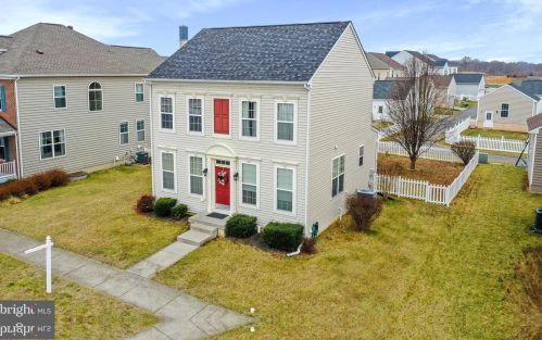 399 Lord Fairfax St, Charles Town WV  25414-2609 exterior