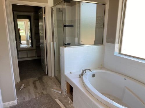 3320 Windcrest Dr, Granbury TX 76049 exterior