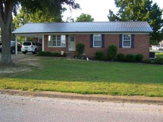 67 Greenbriar Ave, Lexington, TN 38351-1343