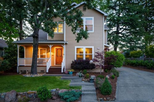 8170 Ragle Pl, Sebastopol, CA 95472-3152