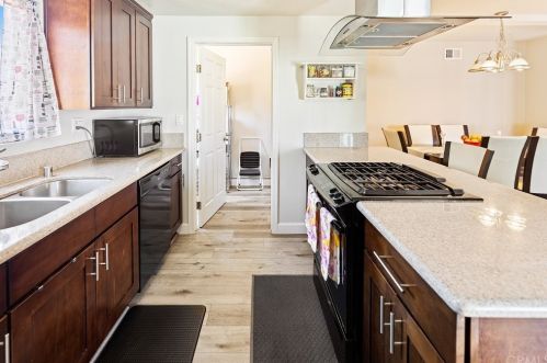 605 Hilda St, Anaheim CA  92806-4306 exterior