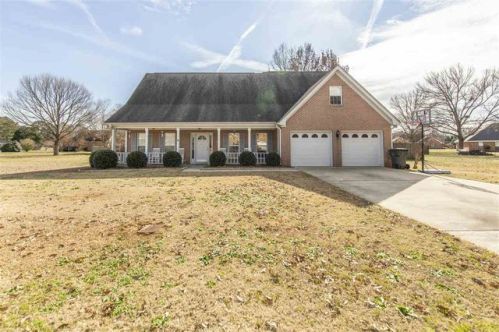 104 Topaz Ct, Bonaire, GA 31005-3914