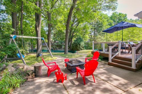 1033 Carlton Dr, Saint Paul MN  55126-8127 exterior
