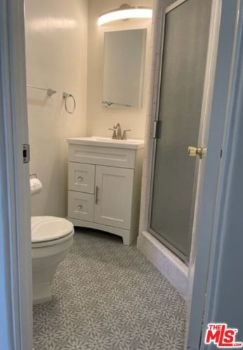 1318 Moncado Dr, Glendale CA  91207-1832 exterior