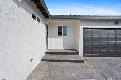 300 Brookhurst St, Anaheim CA  92801-5608 exterior