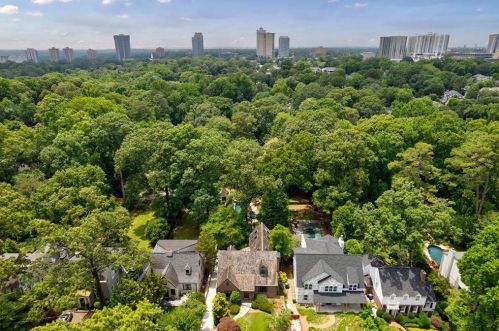 2858 Hl Dr, Atlanta GA  30305-3422 exterior