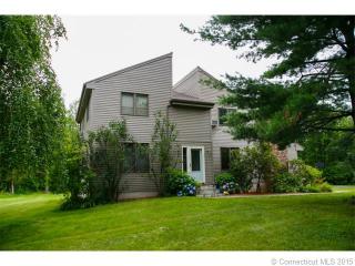 301 Bushy Hill Rd, Simsbury, CT 06070-2605